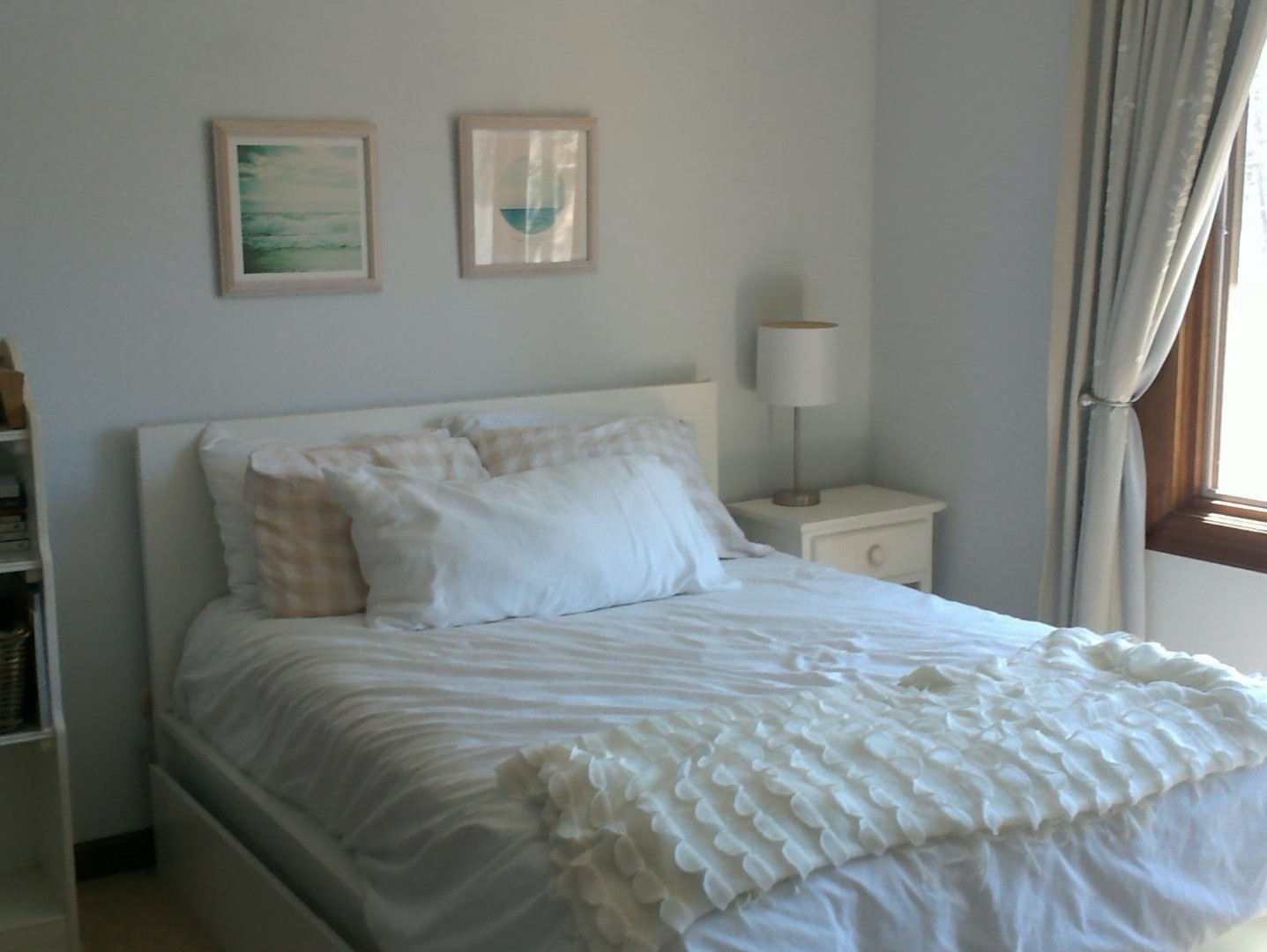 1201 Turicum Road Lake Forest, IL 60045 - Photo 16 of 20 a large bed in a bedroom next to a window