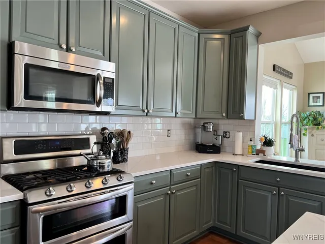 $590,000 | 6410 Beach Drive, Lockport Town, NY 14094