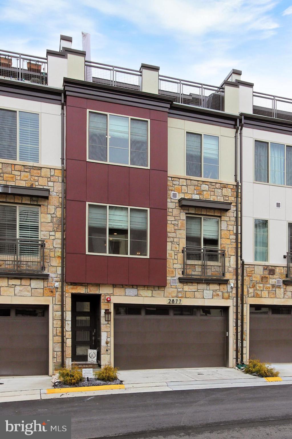 2877 Lowen Valley Road Alexandria, VA 22303 - Photo 3 of 52
