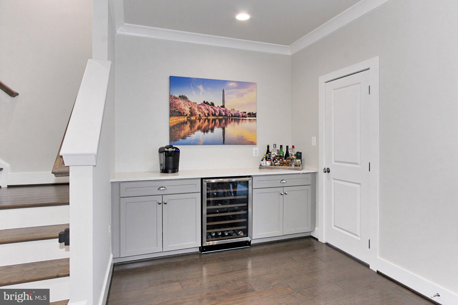 2877 Lowen Valley Road Alexandria, VA 22303 - Photo 22 of 52