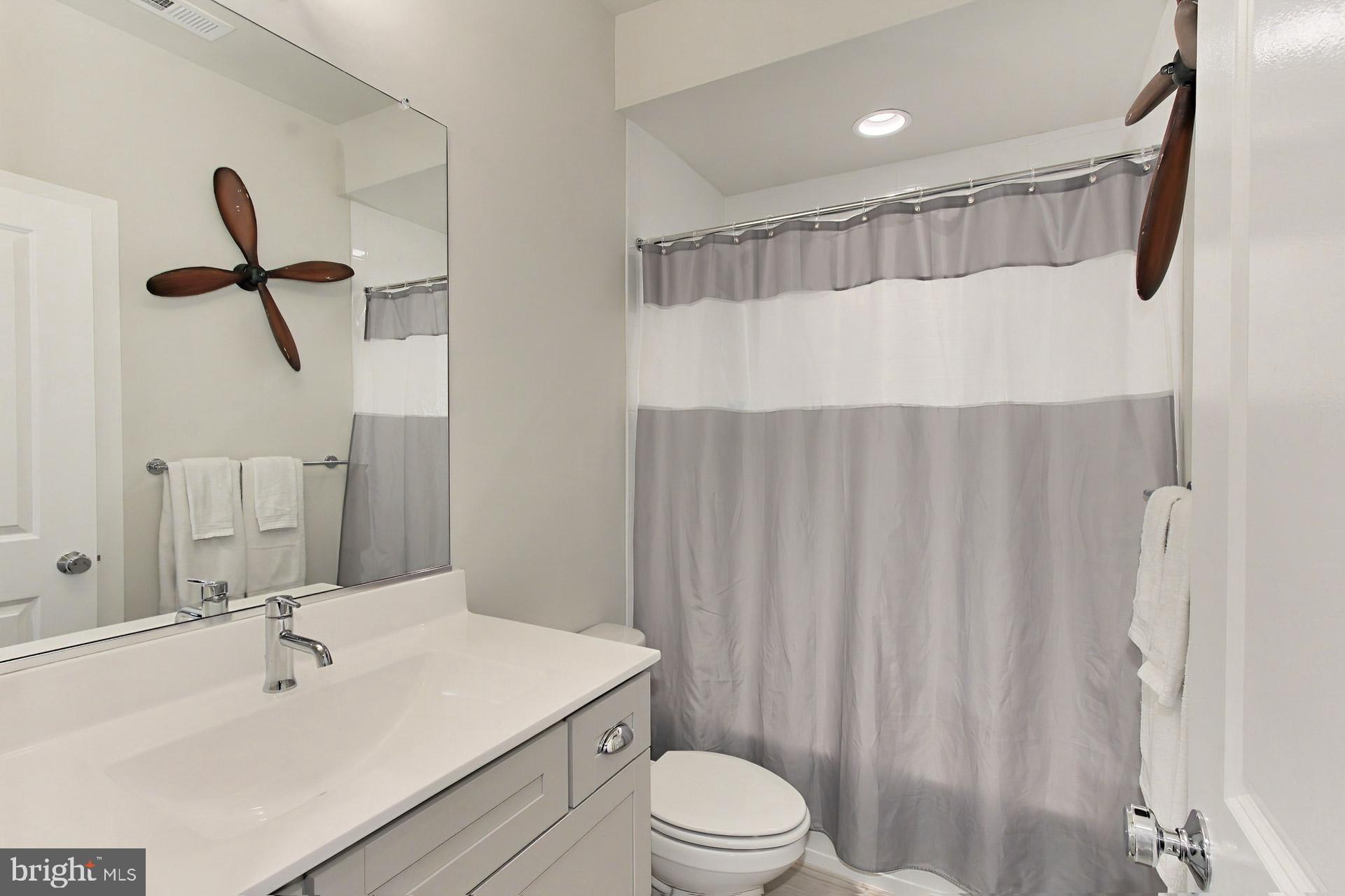 2877 Lowen Valley Road Alexandria, VA 22303 - Photo 33 of 52