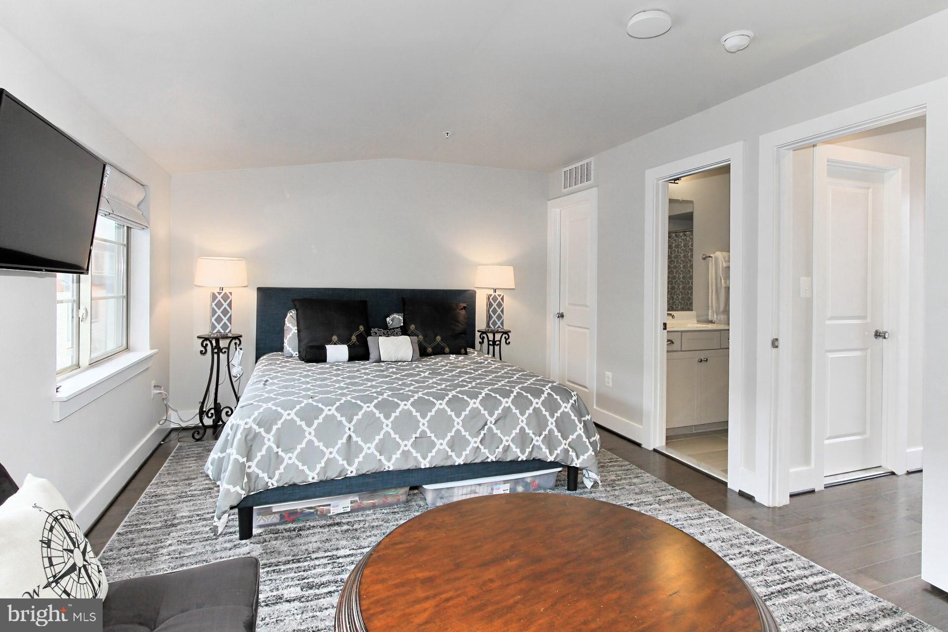 2877 Lowen Valley Road Alexandria, VA 22303 - Photo 37 of 52