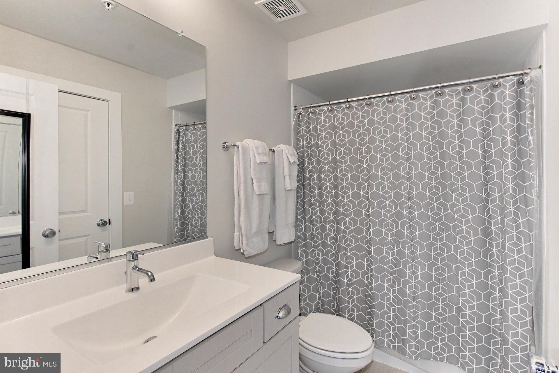 2877 Lowen Valley Road Alexandria, VA 22303 - Photo 39 of 52