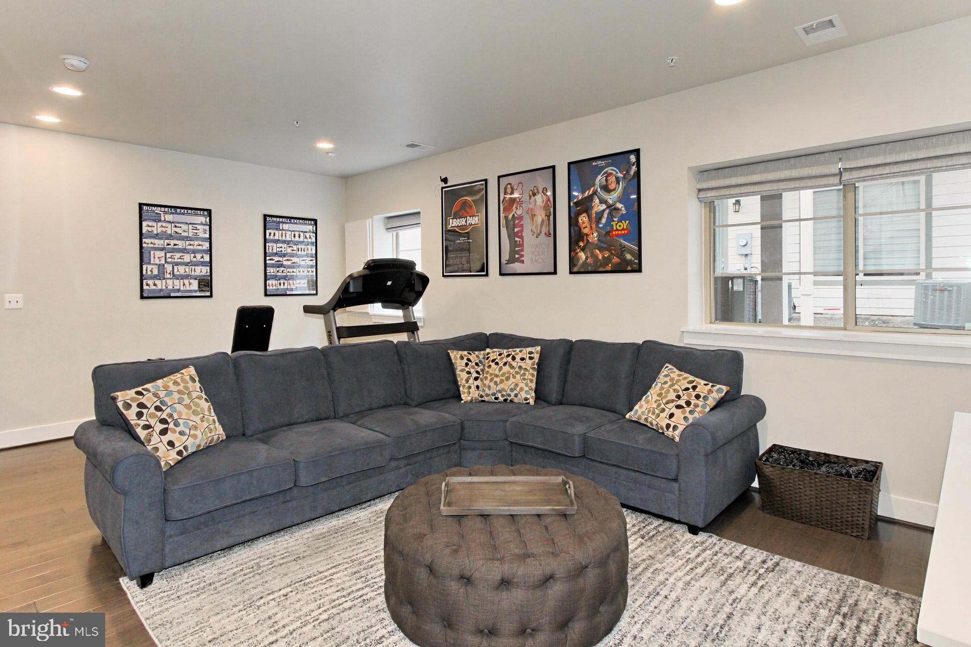 2877 Lowen Valley Road Alexandria, VA 22303 - Photo 45 of 52