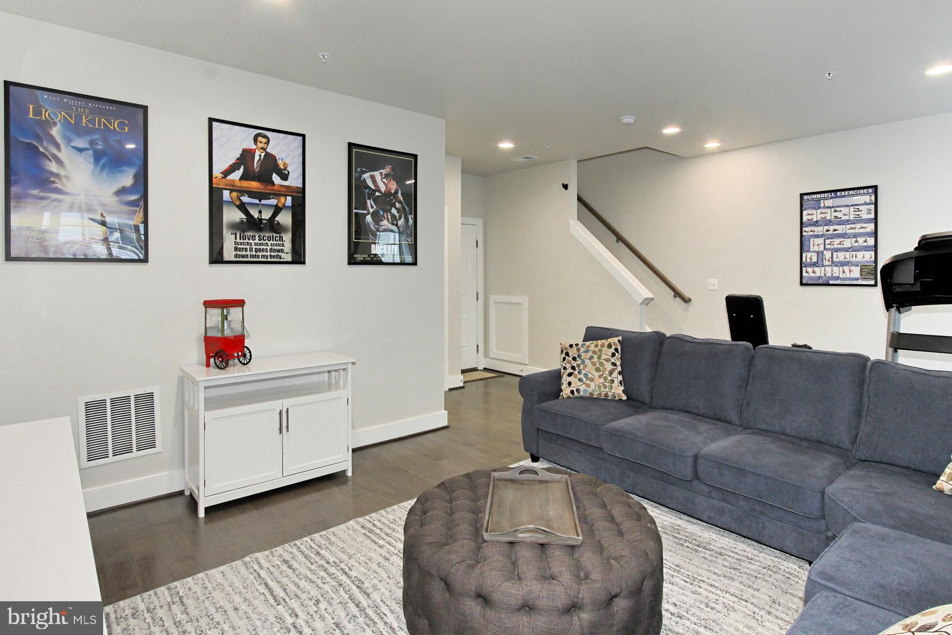 2877 Lowen Valley Road Alexandria, VA 22303 - Photo 46 of 52
