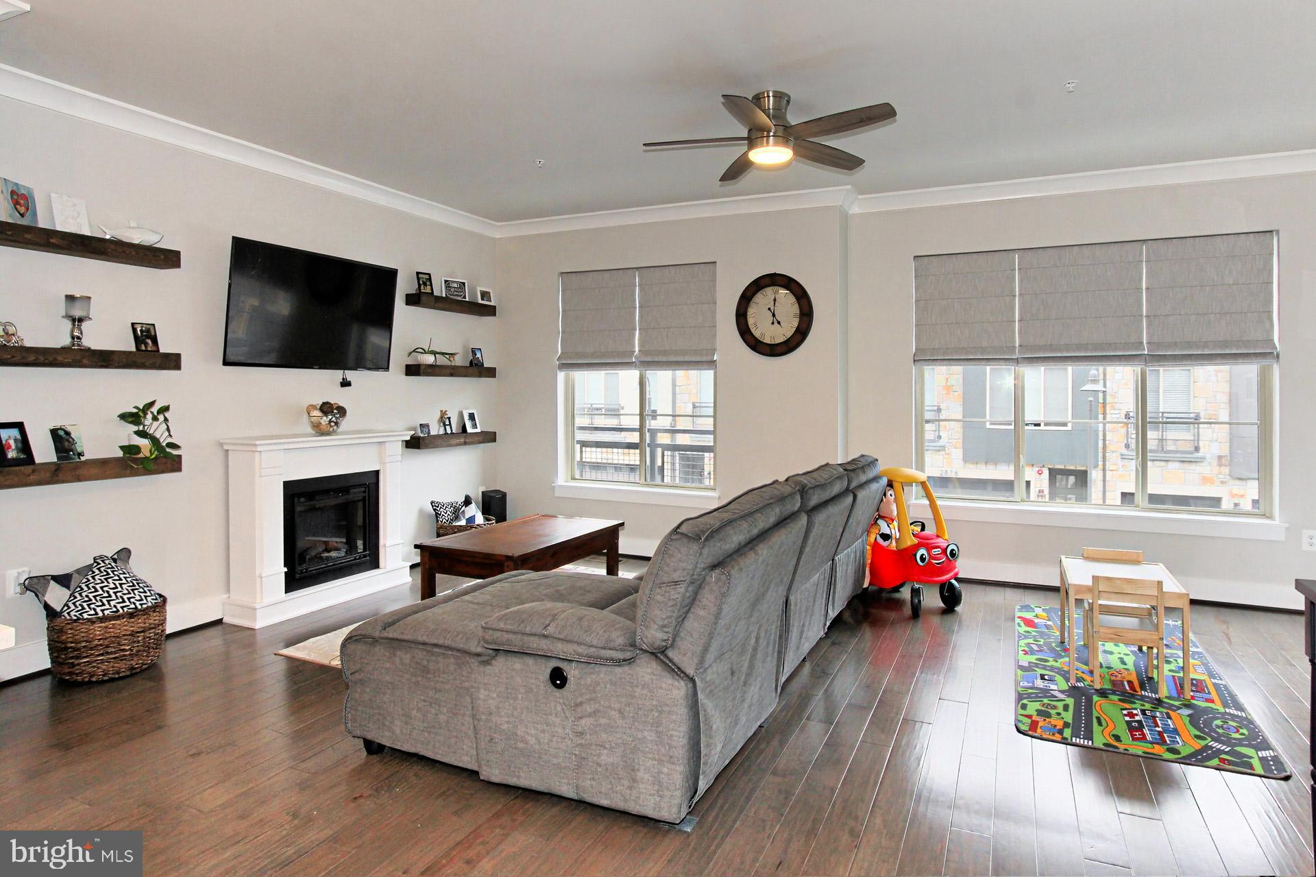 2877 Lowen Valley Road Alexandria, VA 22303 - Photo 6 of 52