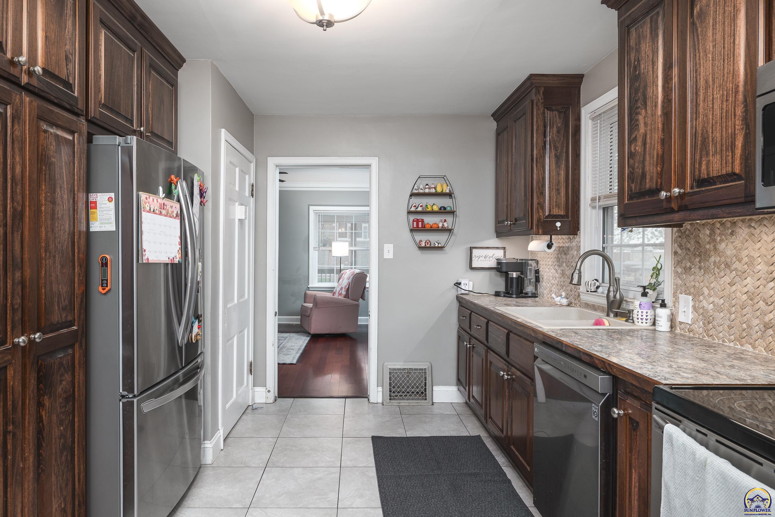 906 6th Street Wamego, KS 66547 - Photo 8 of 20 Kitchen