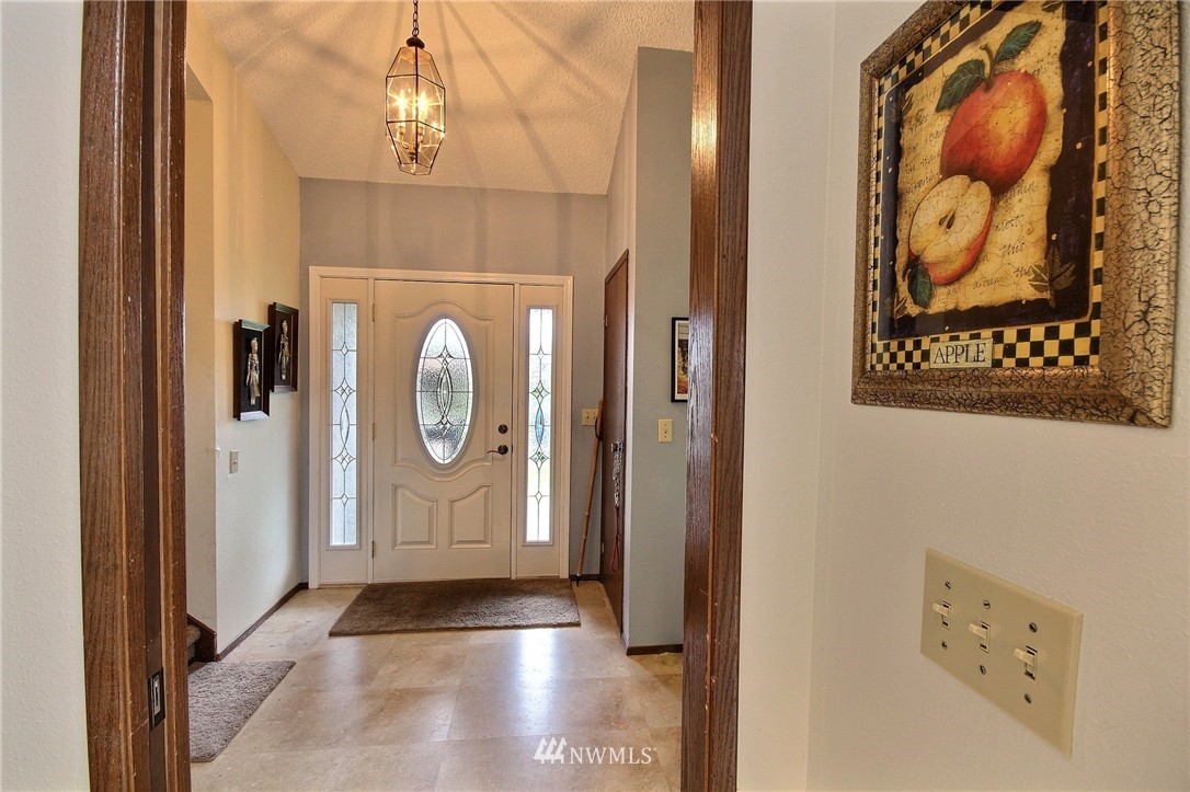 16569 162nd Place Southeast Renton, WA 98058 - Photo 14 of 25 Gallery Image 14