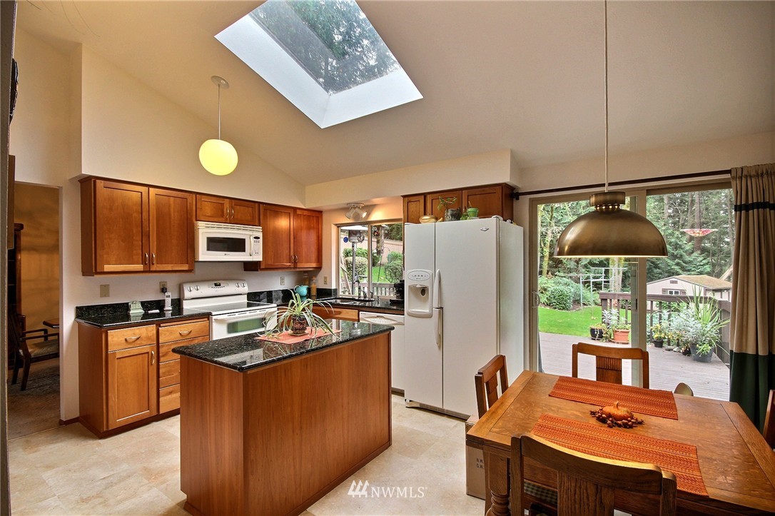 16569 162nd Place Southeast Renton, WA 98058 - Photo 8 of 25 Gallery Image 8