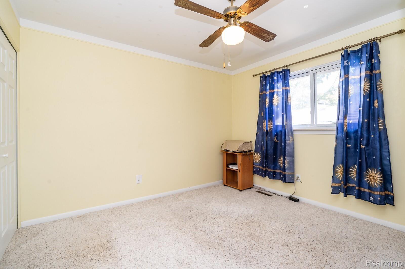29215 Schoenherr Road Warren, MI 48088 - Photo 18 of 30 19_DSC06357_mls.jpg