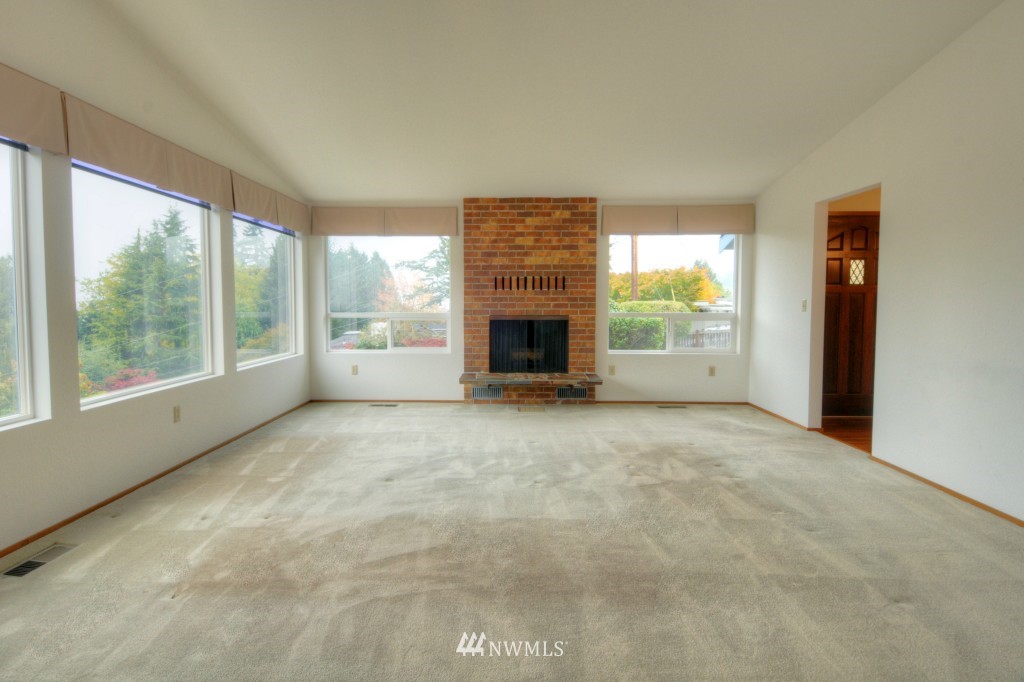 1005 Bell Street Edmonds, WA 98020 - Photo 3 of 13 Gallery Image 3