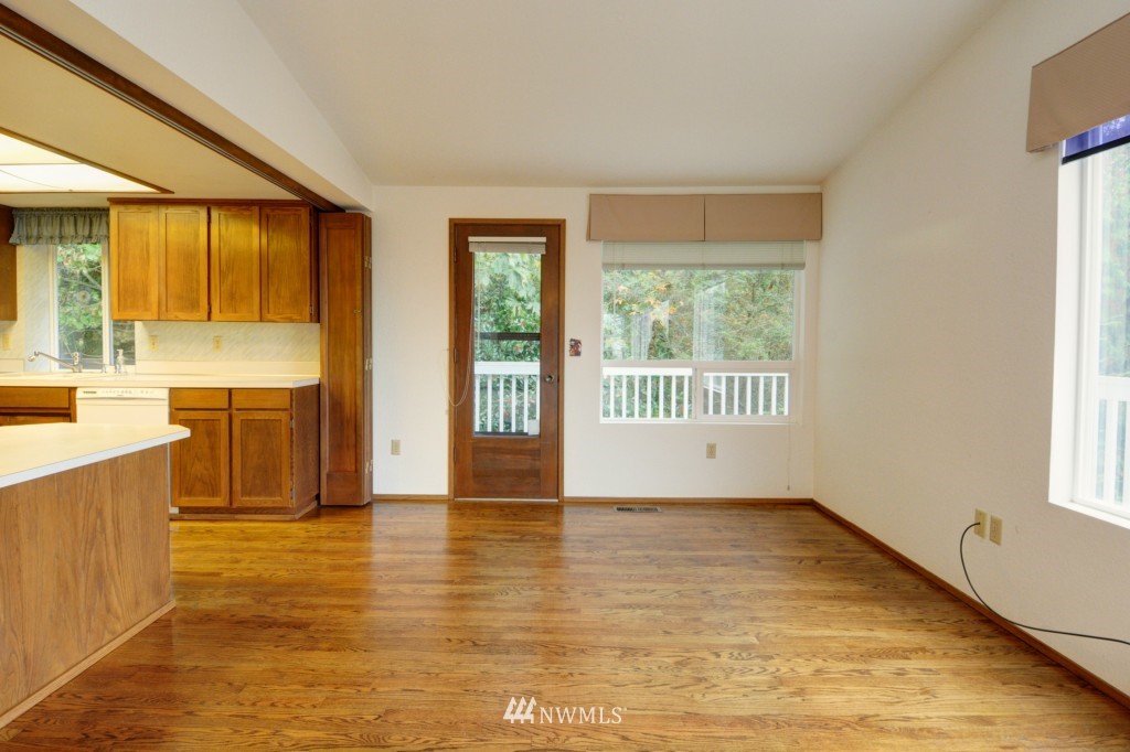 1005 Bell Street Edmonds, WA 98020 - Photo 5 of 13 Gallery Image 5