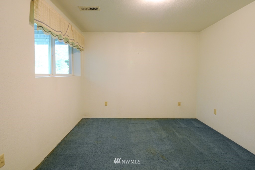 1005 Bell Street Edmonds, WA 98020 - Photo 10 of 13 Gallery Image 10