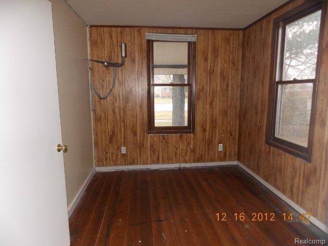 8970 Clinton River Road Sterling Heights, MI 48314 - Photo 4 of 13 DSCN9482 (640x480).jpg