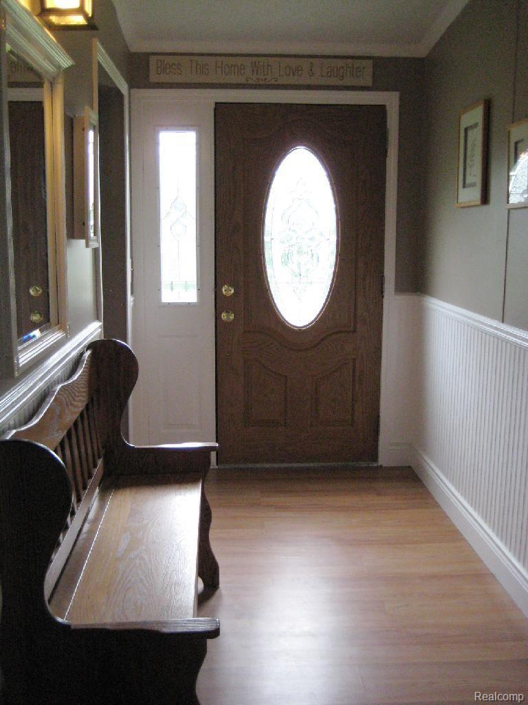 8400 Metcalf Road Avoca, MI 48006 - Photo 3 of 28 Entry way