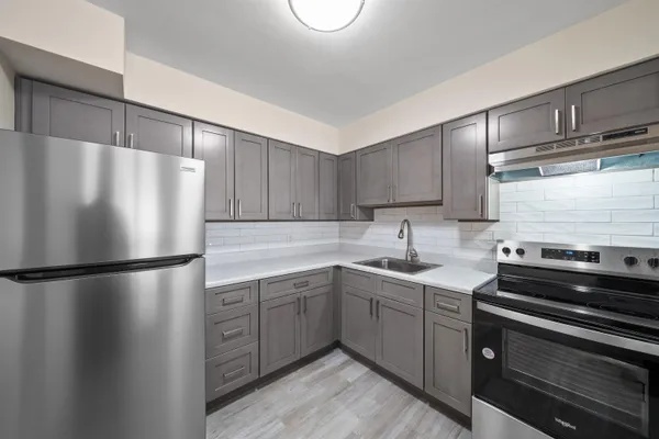 $1,850 | 34 East 32nd Street, Unit B2, Bayonne, NJ 07002
