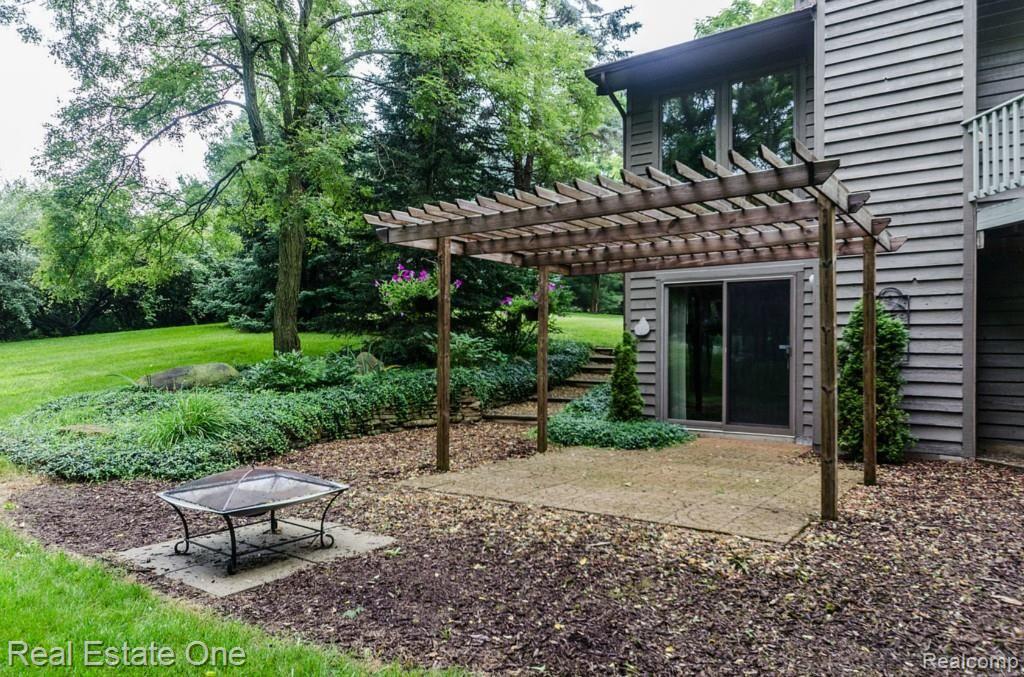 6560 Brighton Road Brighton, MI 48116 - Photo 6 of 57 5_56.jpg
