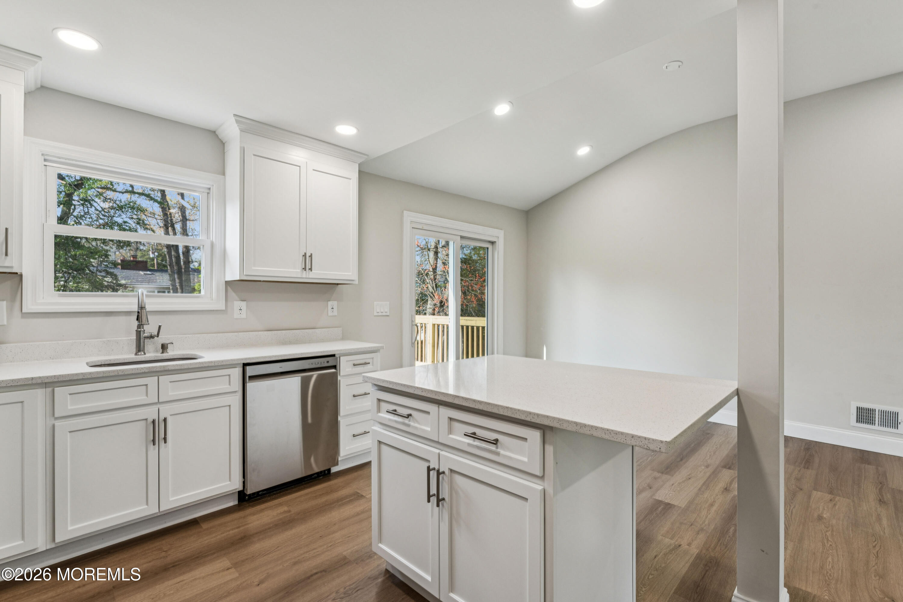 886 Raleigh Drive Toms River, NJ 08753 - Photo 18 of 43 photos_high_resolution_207Hommati