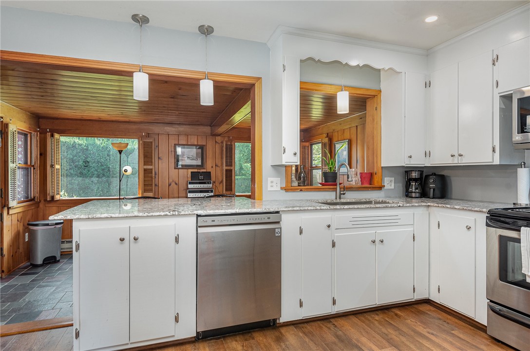 49 Charing Road Irondequoit, NY 14617 - Photo 13 of 48