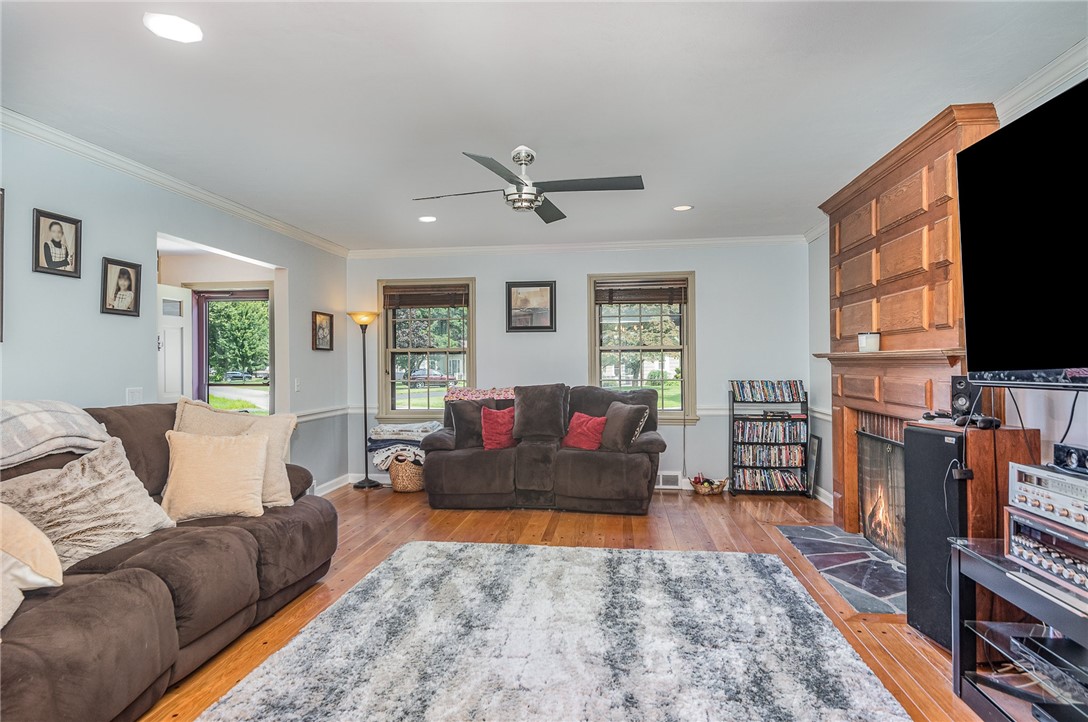 49 Charing Road Irondequoit, NY 14617 - Photo 5 of 48