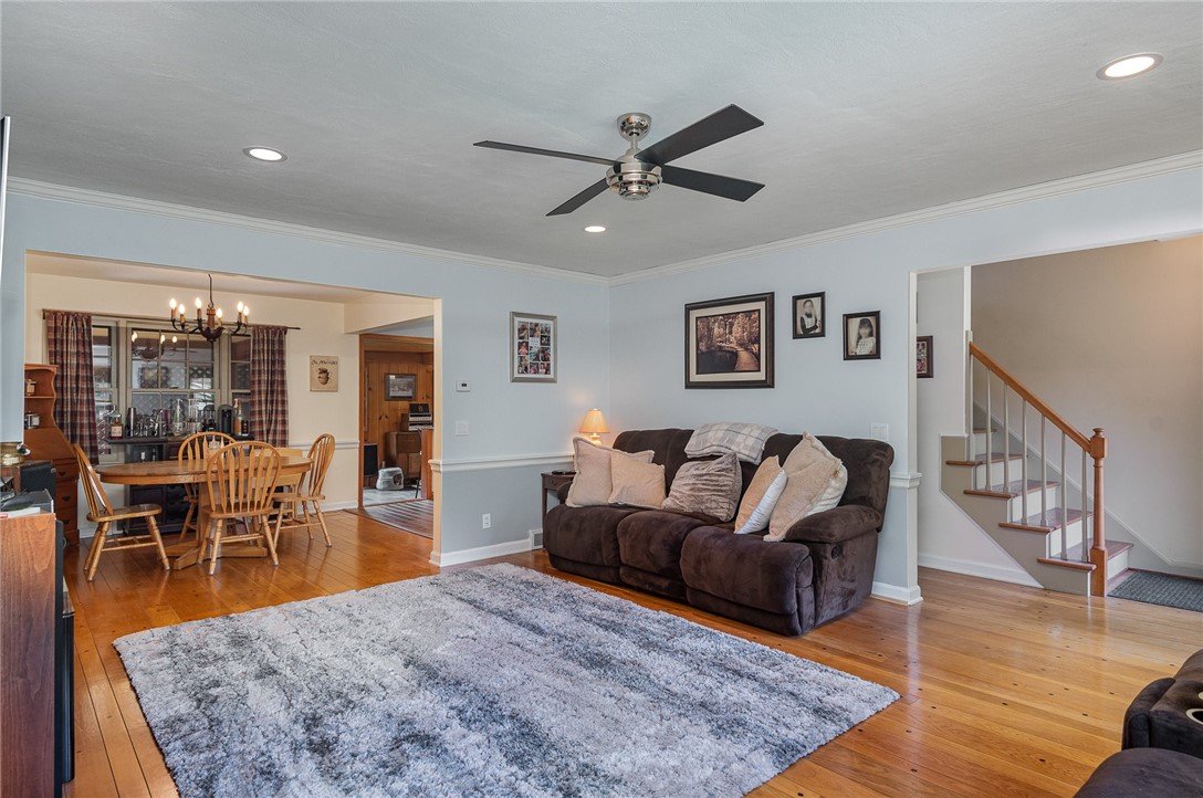 49 Charing Road Irondequoit, NY 14617 - Photo 7 of 48