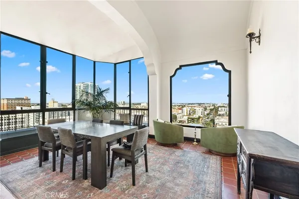 $439,000 | 140 Linden Avenue, Unit 324, Long Beach, CA 90802