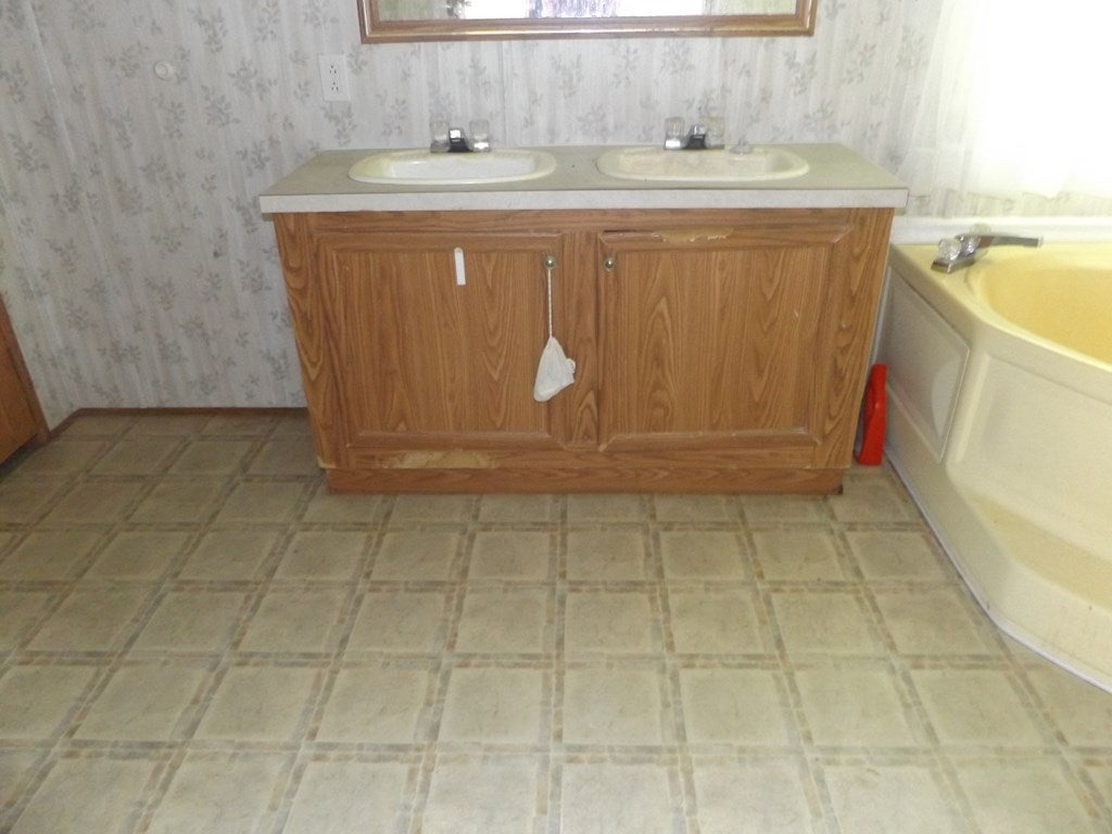 239 Little Bit Road Hillsville, VA 24343 - Photo 8 of 17 Gallery Image 8