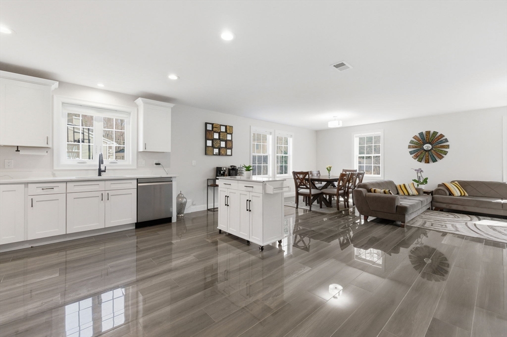 1295 Main Street Reading, MA 01867 - Photo 8 of 42