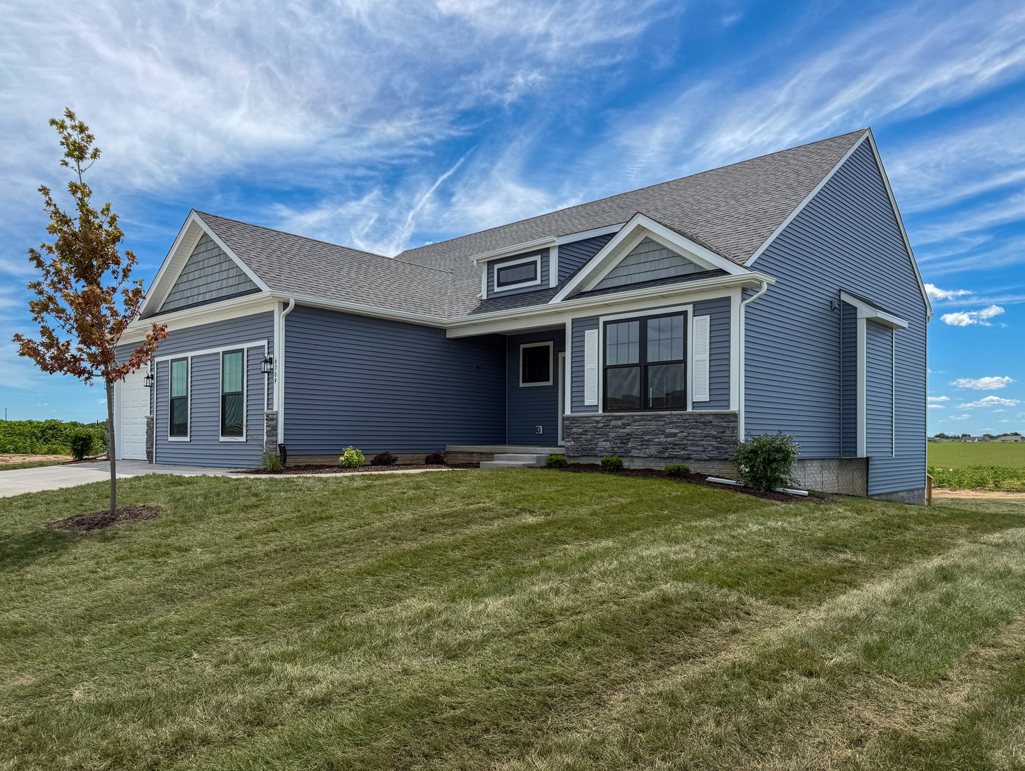 6709 Faiths Way Bettendorf, IA 52722 - Photo 2 of 25