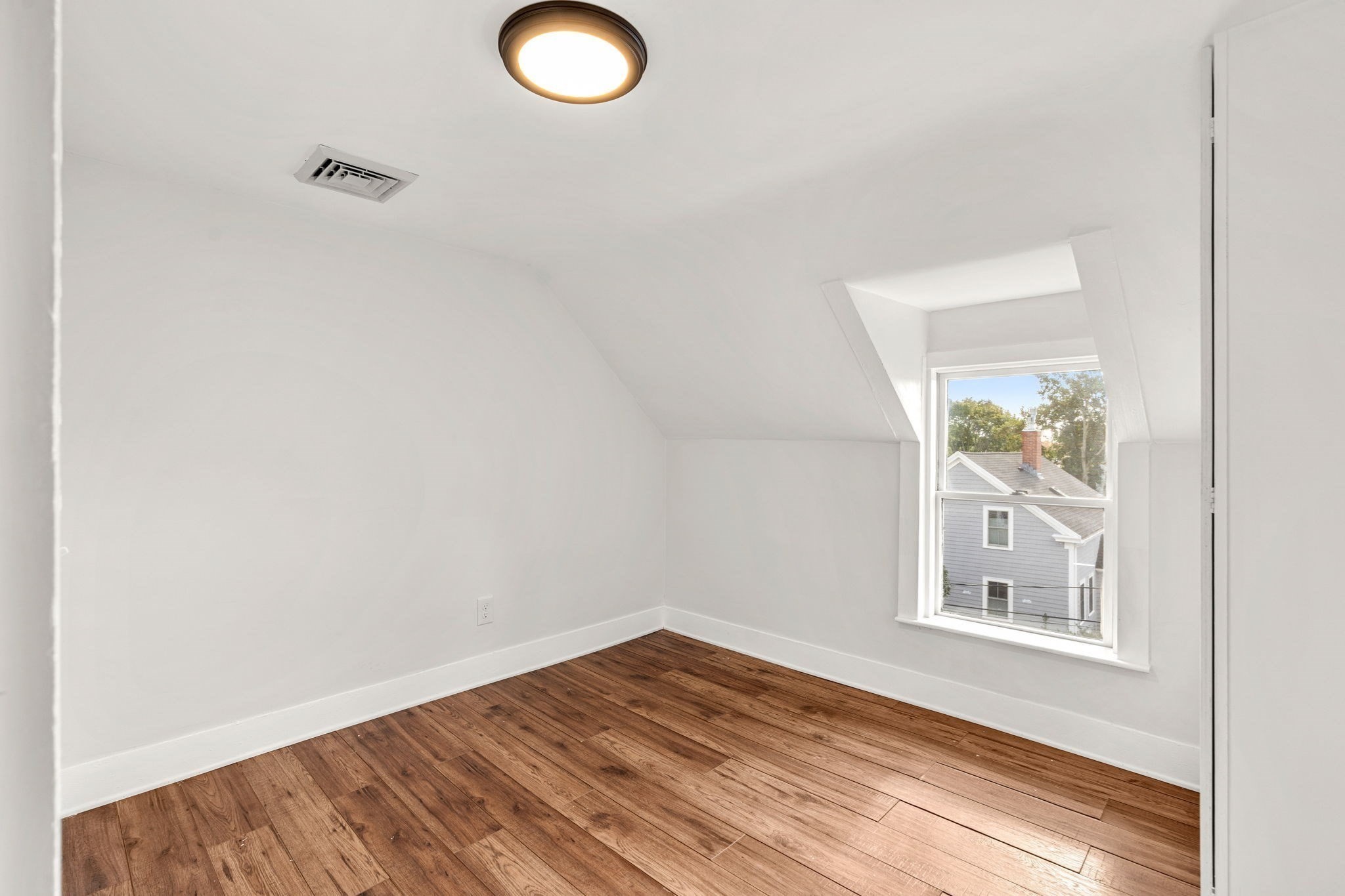 17 Cottage Street Marblehead, MA 01945 - Photo 21 of 27 Gallery Image 21