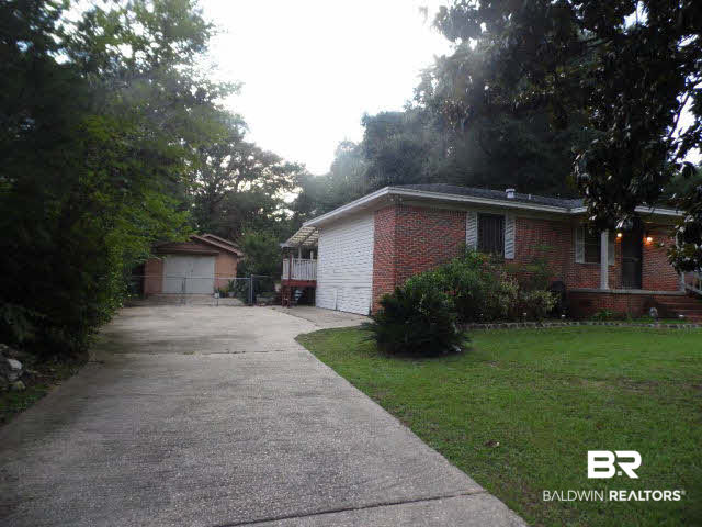2861 Pinetucky Road Mobile, AL 36618 - Photo 18 of 20 VIEW OF THE SIDE OF THE HOME AND GARAGE