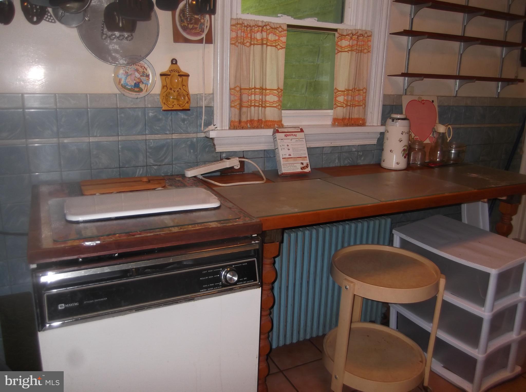 2455 Park Road Warrington, PA 18976 - Photo 14 of 47 Dishwasher in Kitchen