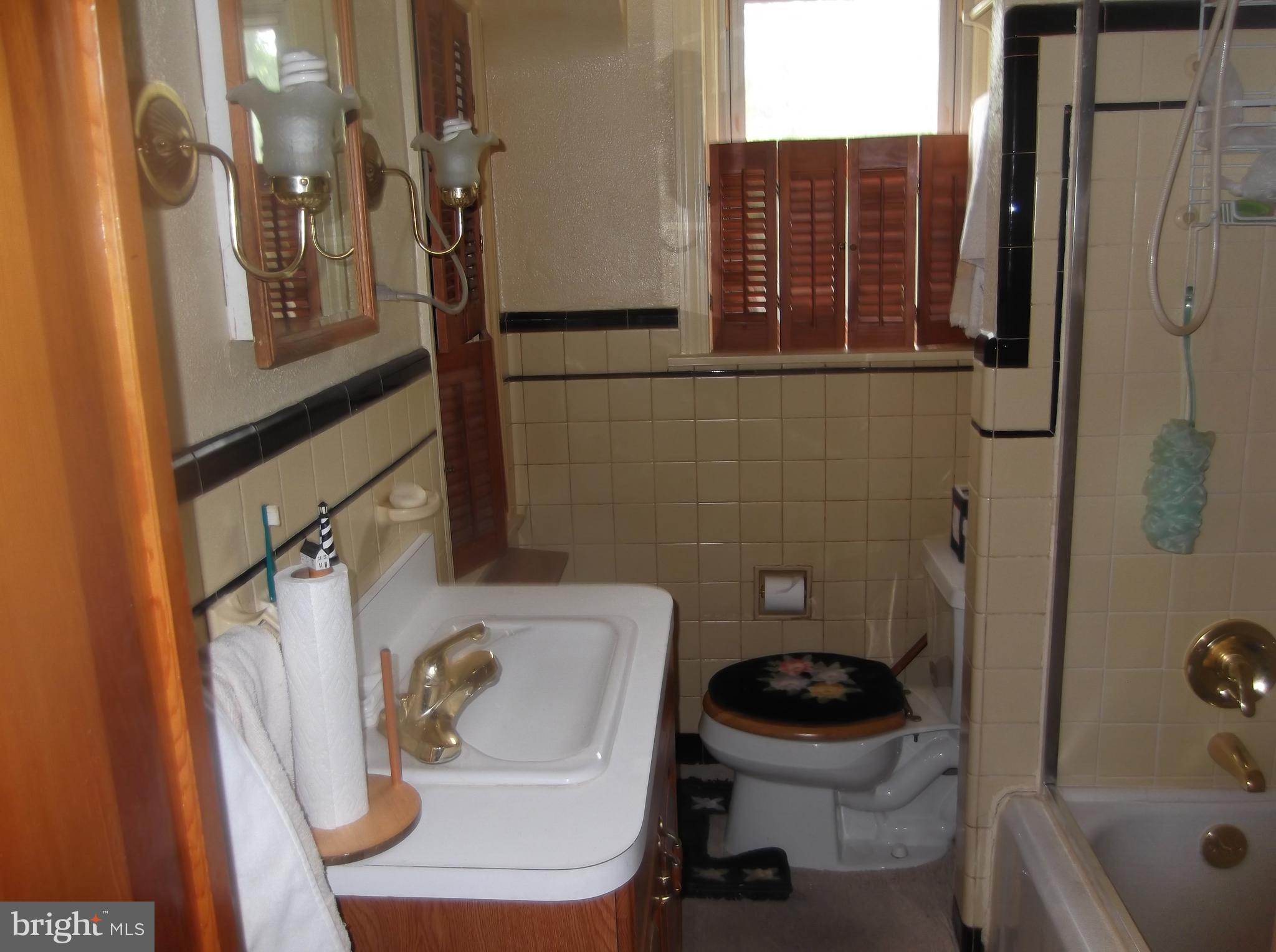 2455 Park Road Warrington, PA 18976 - Photo 30 of 47 Full Bathroom