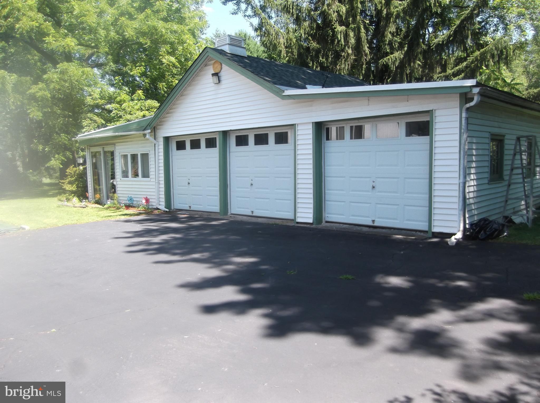 2455 Park Road Warrington, PA 18976 - Photo 5 of 47 3 Bay Garage and Office