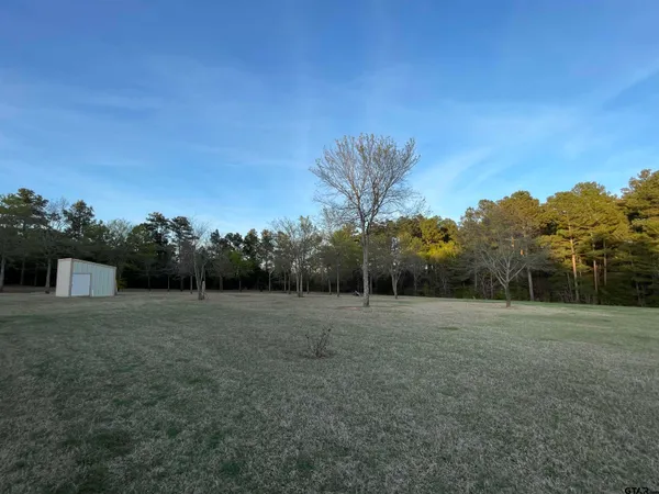 $1,295,000 | 14052 Pine Overlook Drive, Flint, TX 75762