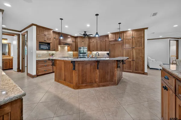 $1,295,000 | 14052 Pine Overlook Drive, Flint, TX 75762