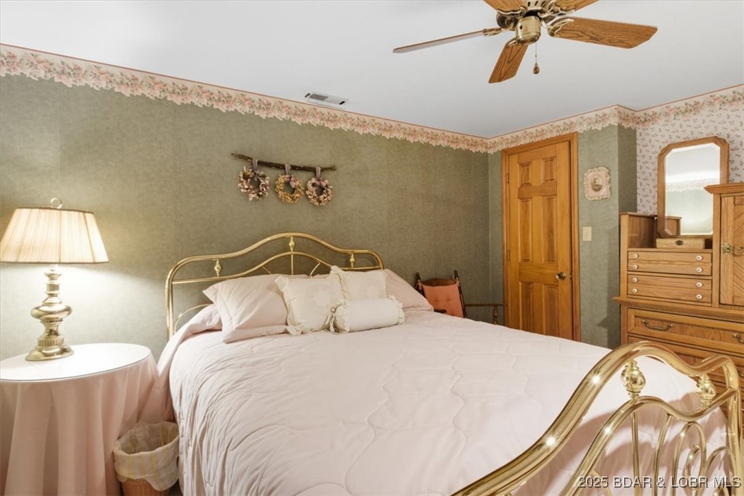 112 Pelican View Lane Roach, MO 65787 - Photo 39 of 68 Main level bedroom 3