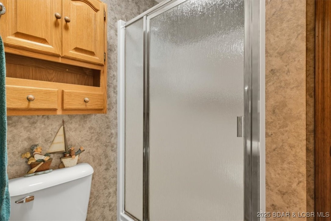 112 Pelican View Lane Roach, MO 65787 - Photo 47 of 68 Lower level bathroom 3