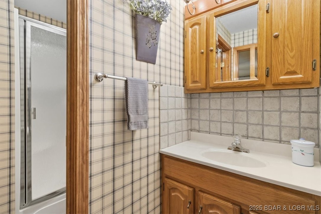 112 Pelican View Lane Roach, MO 65787 - Photo 51 of 68 Lower level bathroom 4