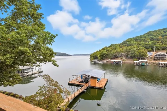 $869,900 | 112 Pelican View Lane, Roach, MO 65787