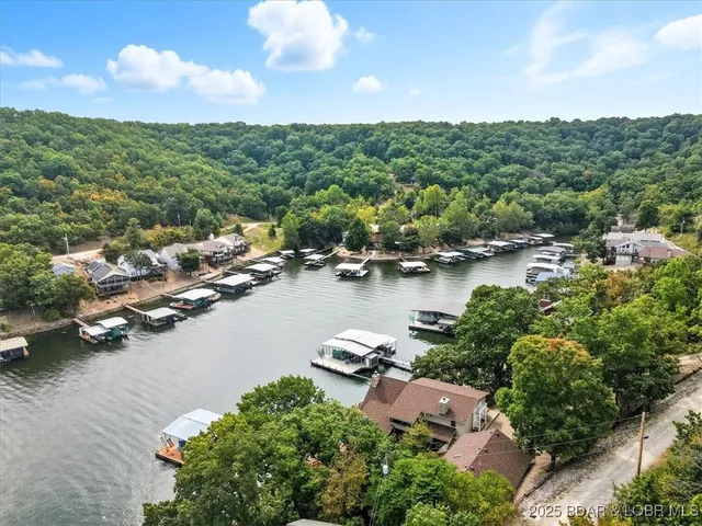 $869,900 | 112 Pelican View Lane, Roach, MO 65787