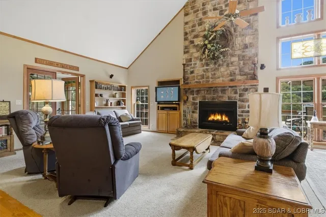 $869,900 | 112 Pelican View Lane, Roach, MO 65787