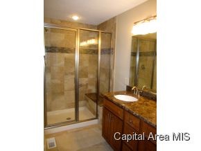 2703 Buckskin Trail Springfield, IL 62711 - Photo 6 of 18 Gallery Image 6