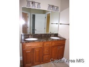 2703 Buckskin Trail Springfield, IL 62711 - Photo 7 of 18 Gallery Image 7