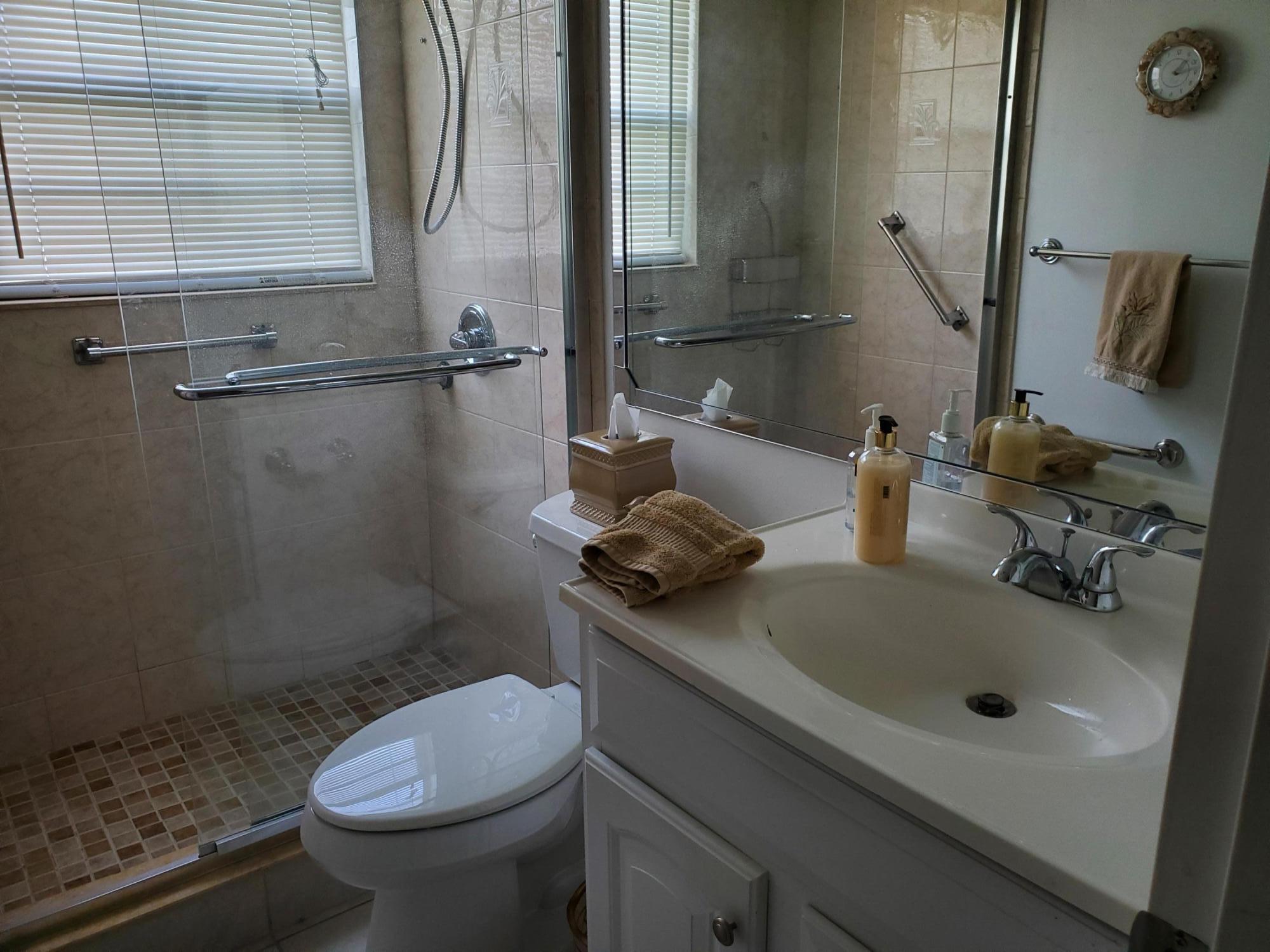 98 Mansfield Drive, Unit C Boca Raton, FL 33434 - Photo 16 of 17 MASTER BATH
