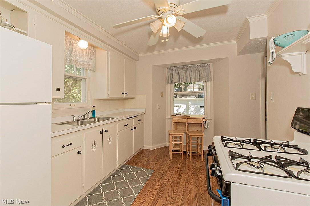 1133 Avondale Road Cleveland, OH 44121 - Photo 5 of 32 Gallery Image 5