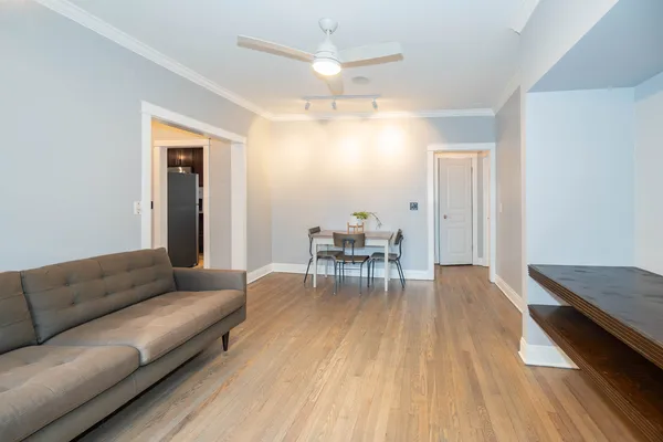 $3,000 | 536 1/2 West Cornelia Avenue, Unit 3, Chicago, IL 60657