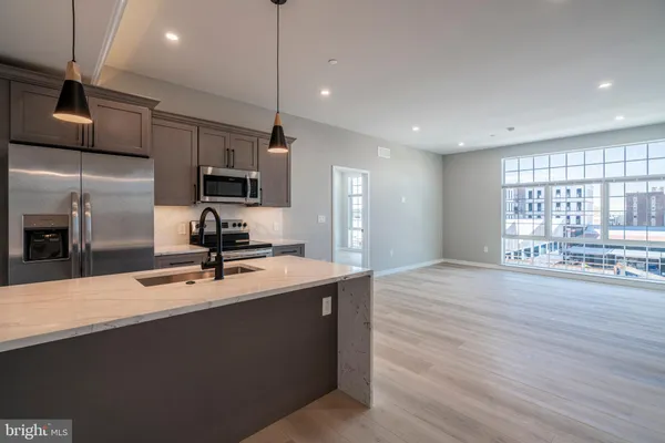 $2,650 | 2401 Washington Avenue, Unit 4C, Philadelphia, PA 19146