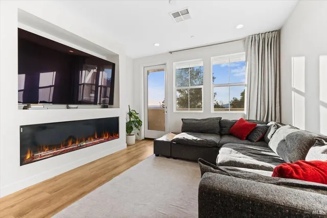 $749,000 | 235 Gambrel Circle, Santa Rosa, CA 95403