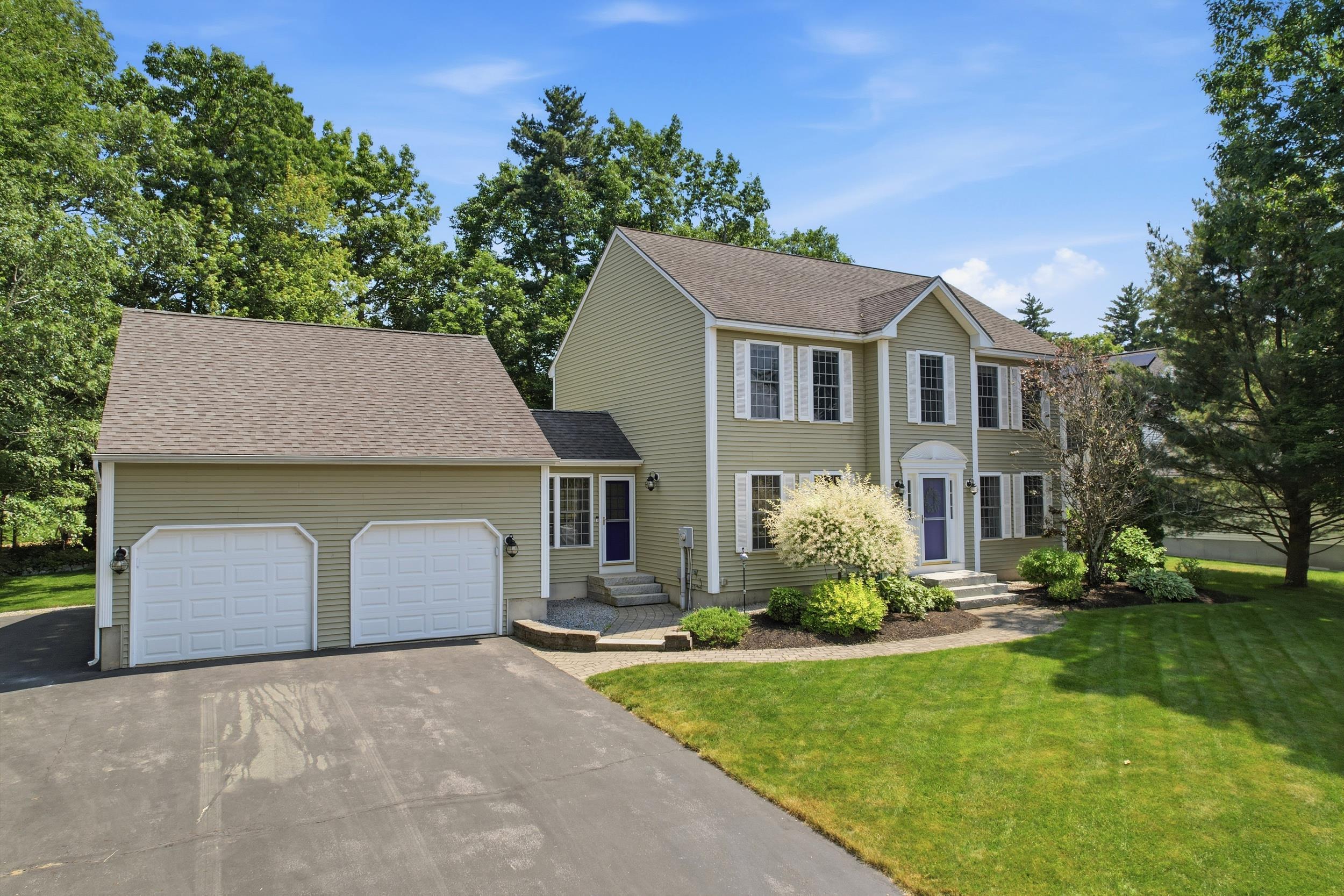 57 Lindsay Road Hooksett, NH 03106 - Photo 3 of 51